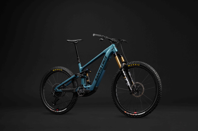 Santa Cruz Bullit - a downhill bike with a built-in chairlift